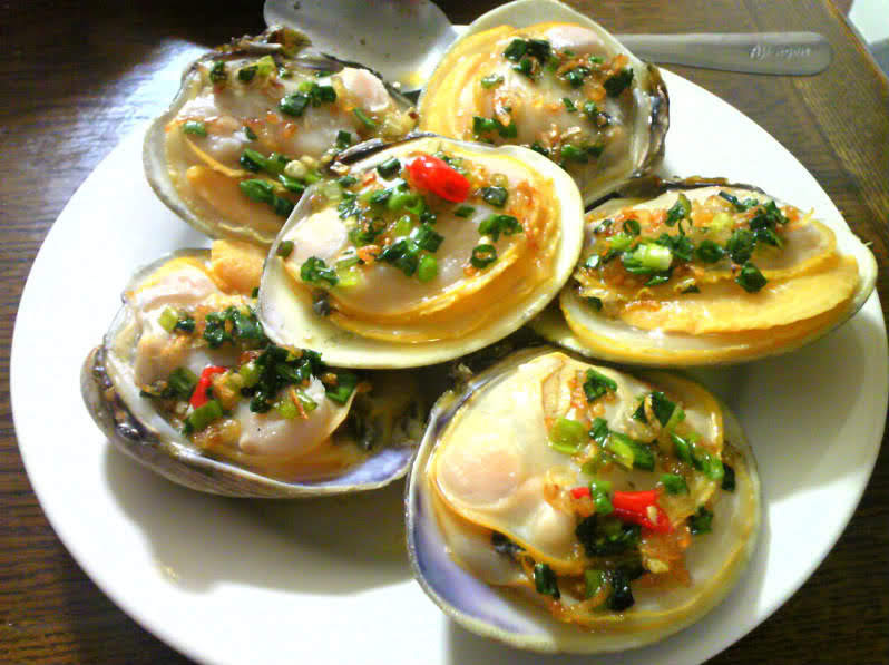 grilled clams